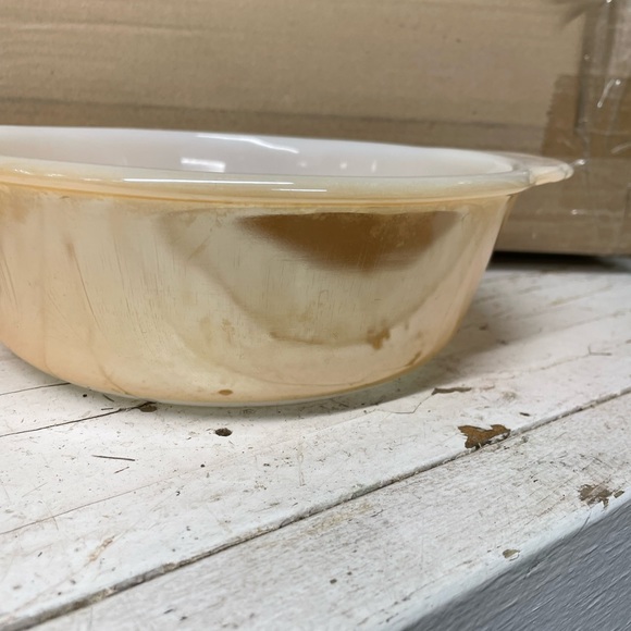 Anchor Hocking Fire King Peach Lustre 2qt. Casserole dish - Picture 3 of 7